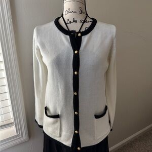 Victoria Jones Woman Black and White Blazer